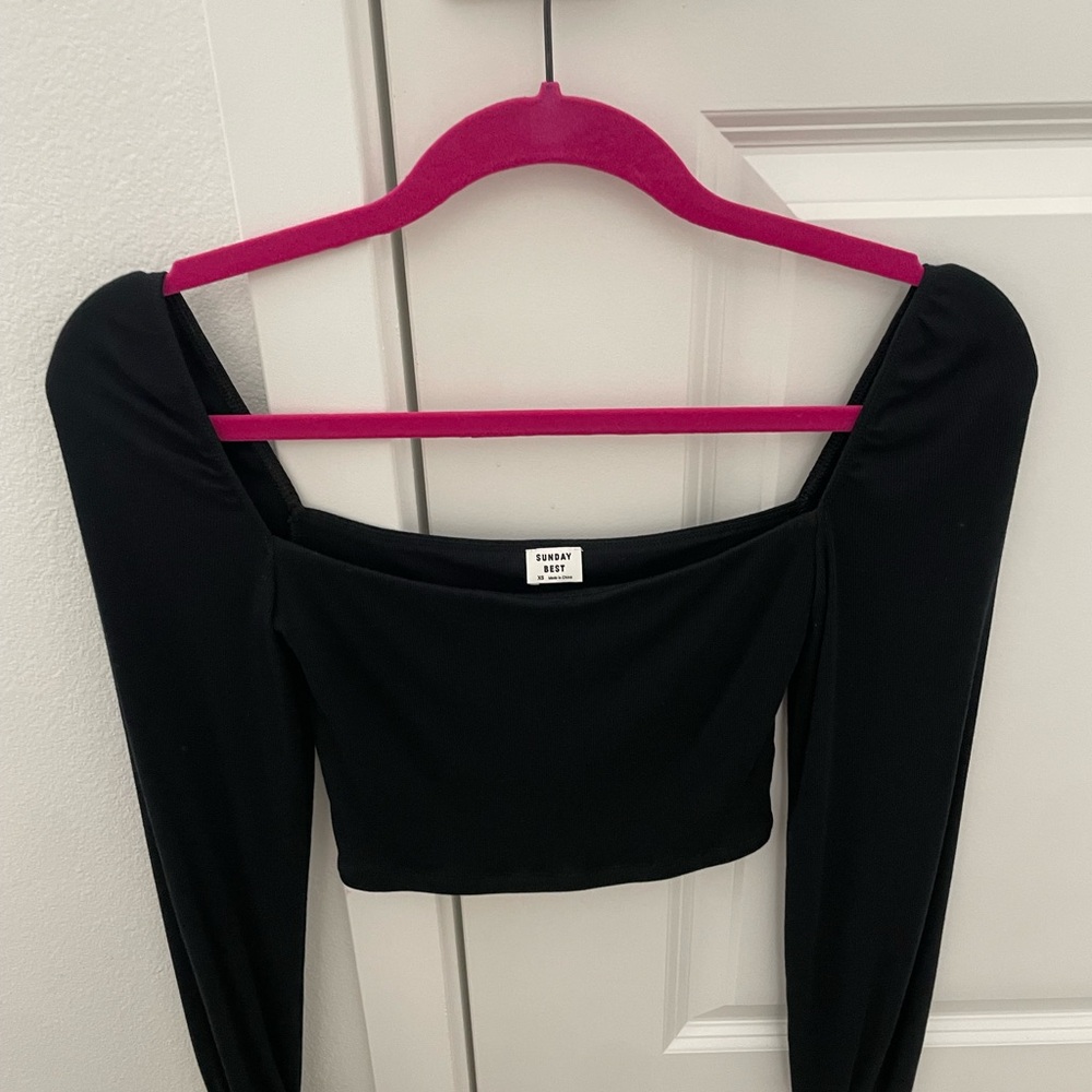 Aritzia Black Long Sleeve Crop Top